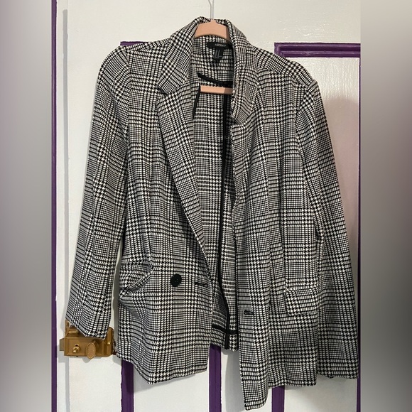 Forever 21 Black and White Blazer - Size M - Picture 1 of 3